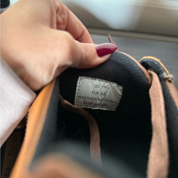 Men's Tan Leather Sneakers - Picture 5 of 6